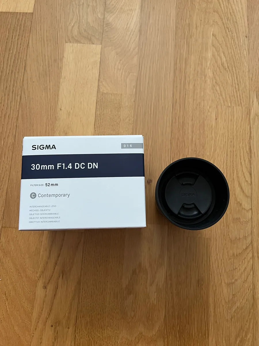 Sony ZV-E10 Kamera-Set mit 16-50 mm OSS + Sigma 30 mm F1.4