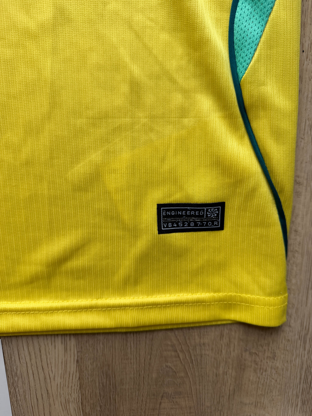 Nike Brasilien Heimtrikot WM26 NEU Size L