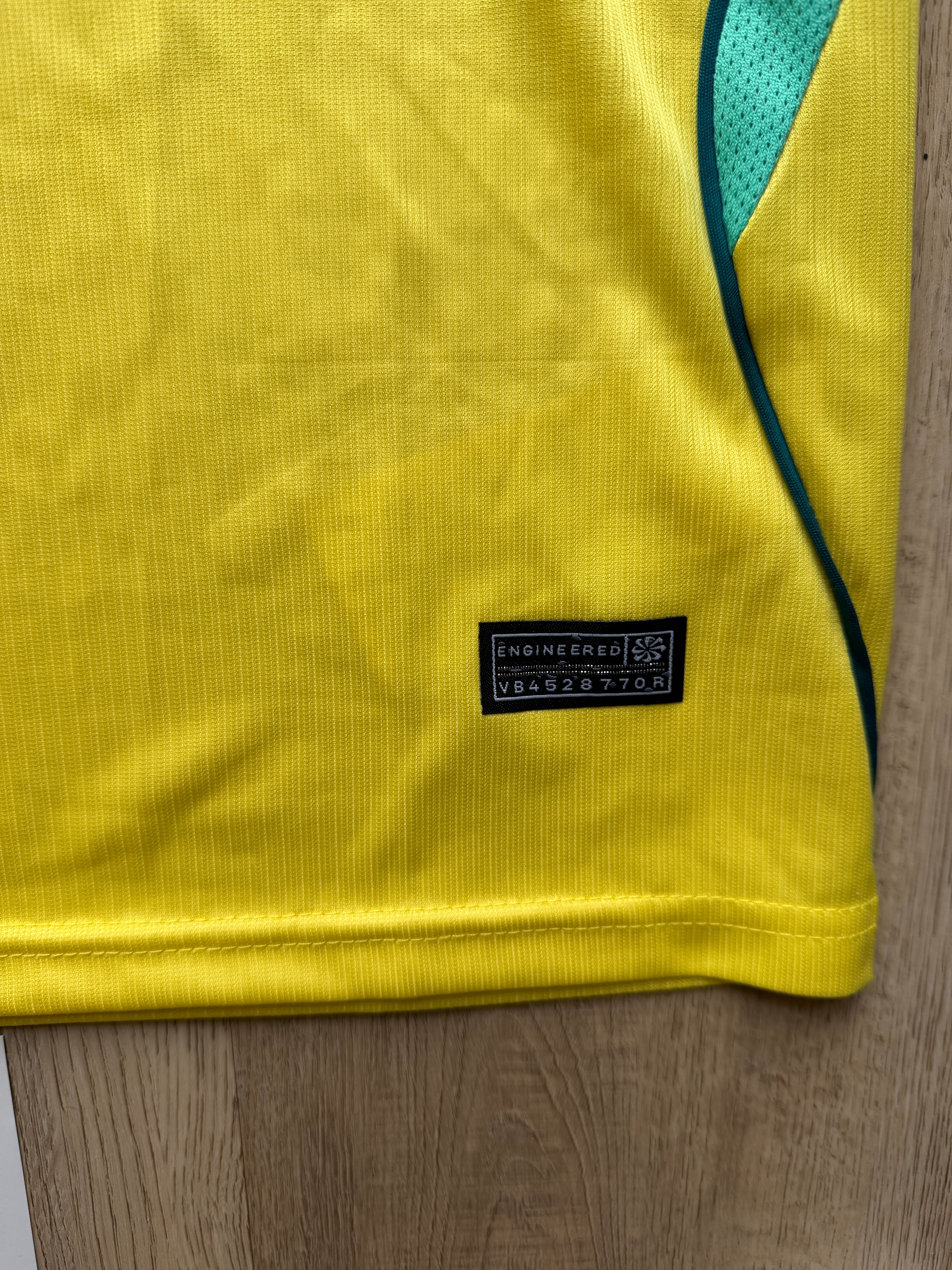Nike Brasilien Heimtrikot WM26 NEU Size L
